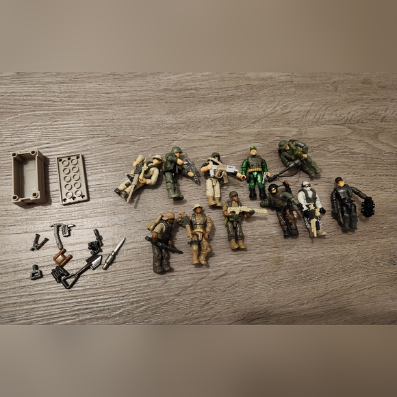 Mega Construx Call of Duty Action Figures Lot of 11 - Picture 1 of 6